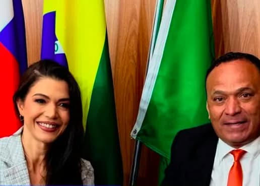 Irecê - Câmara de Irecê entrega Moção de Aplausos à educadora Iza Rocha Souza